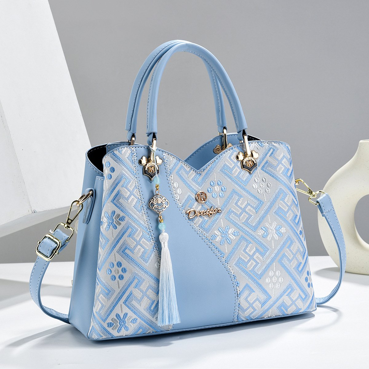 Embroidered Pattern Women's Handbag with Tassel Charm Prime 118 - Image 5