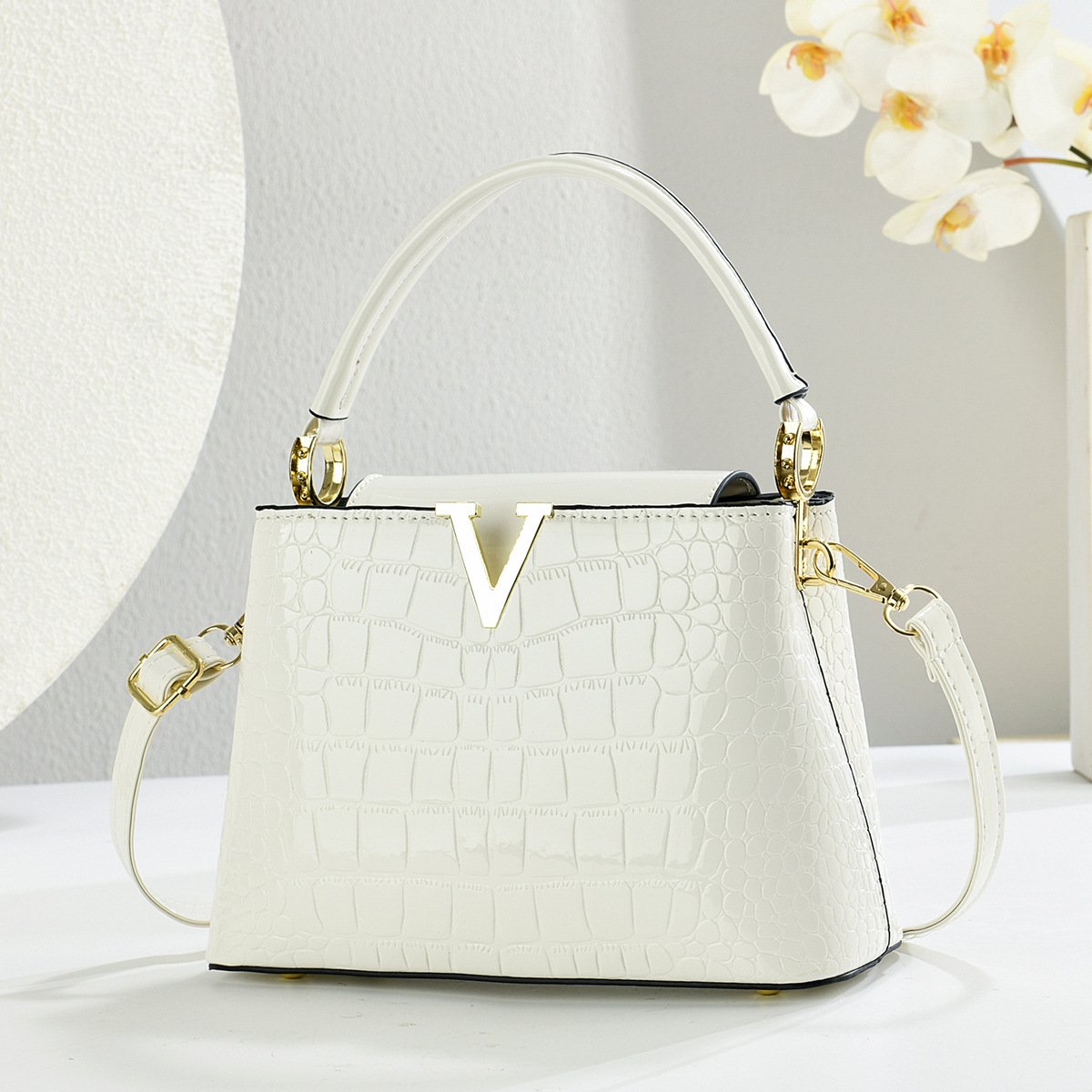 Women’s V-Hardware Structured Top-Handle & Crossbody Handbag Collection Prime 145 - Image 3